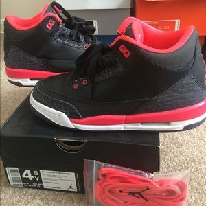 Air Jordan Retro 3 crimson red kids 4.5 W6